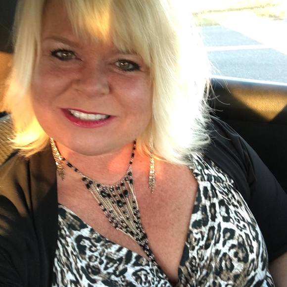 Meet your Posher, Sue ann - Picture 1 of 1